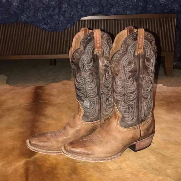 Ariat Shoes - Ariat Cowboy boots